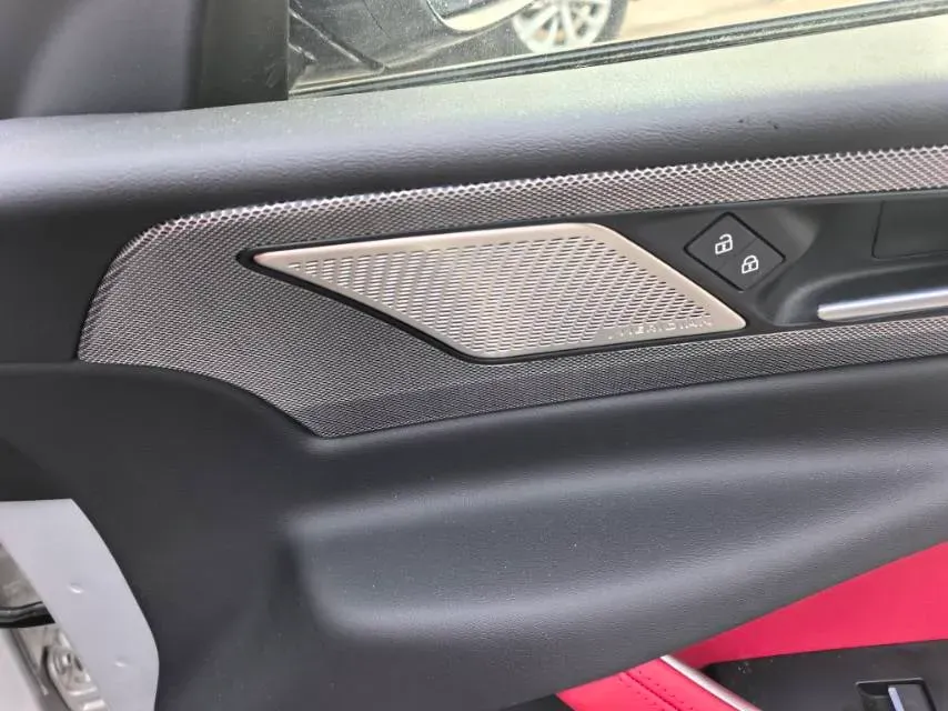 2025 Jaguar XEL 2.0T 250HP L4 8AT,autocango,china used car exporter,china ev exporter,chinese used car exporter,chinese used ev exporter