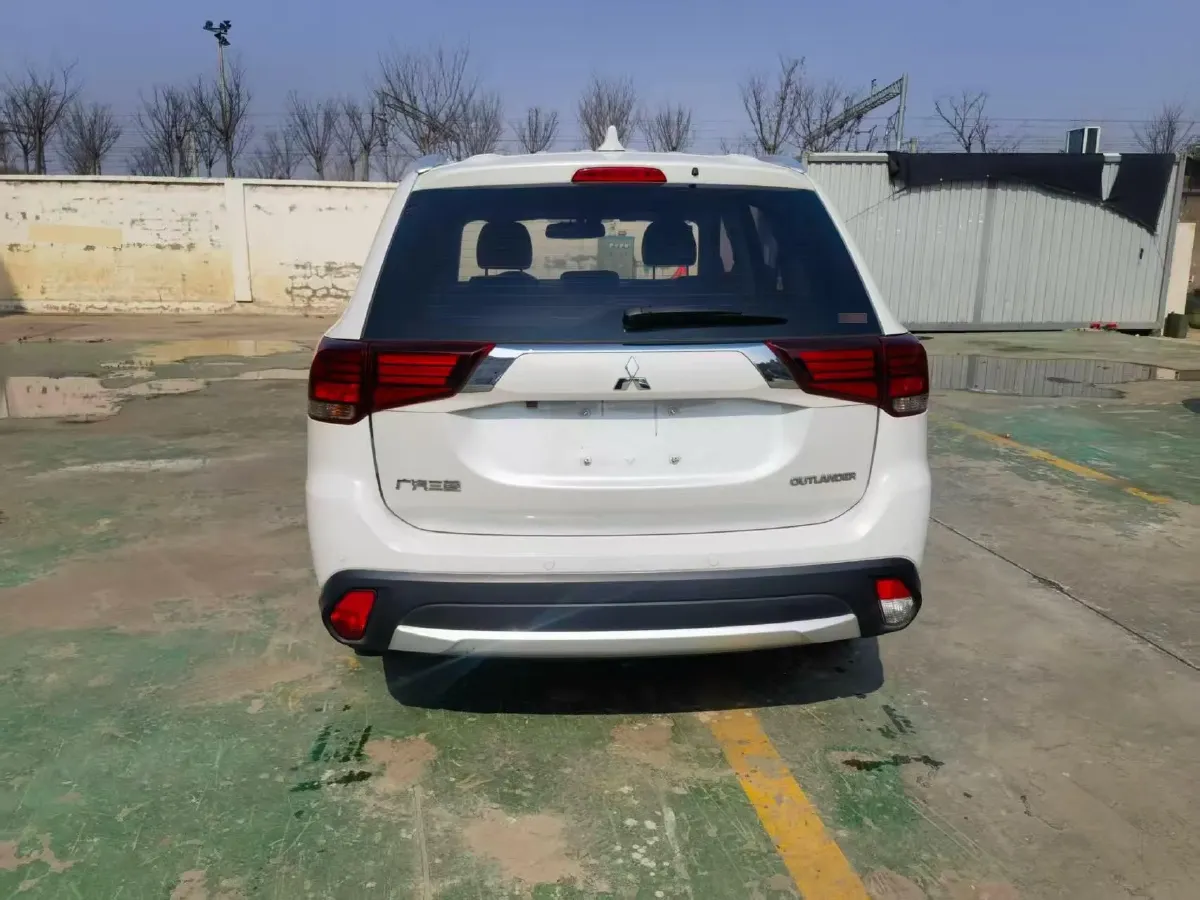 2018 Mitsubishi Outlander 2.4L 192HP L4 CVT,autocango,china used car exporter,china ev exporter,chinese used car exporter,chinese used ev exporter