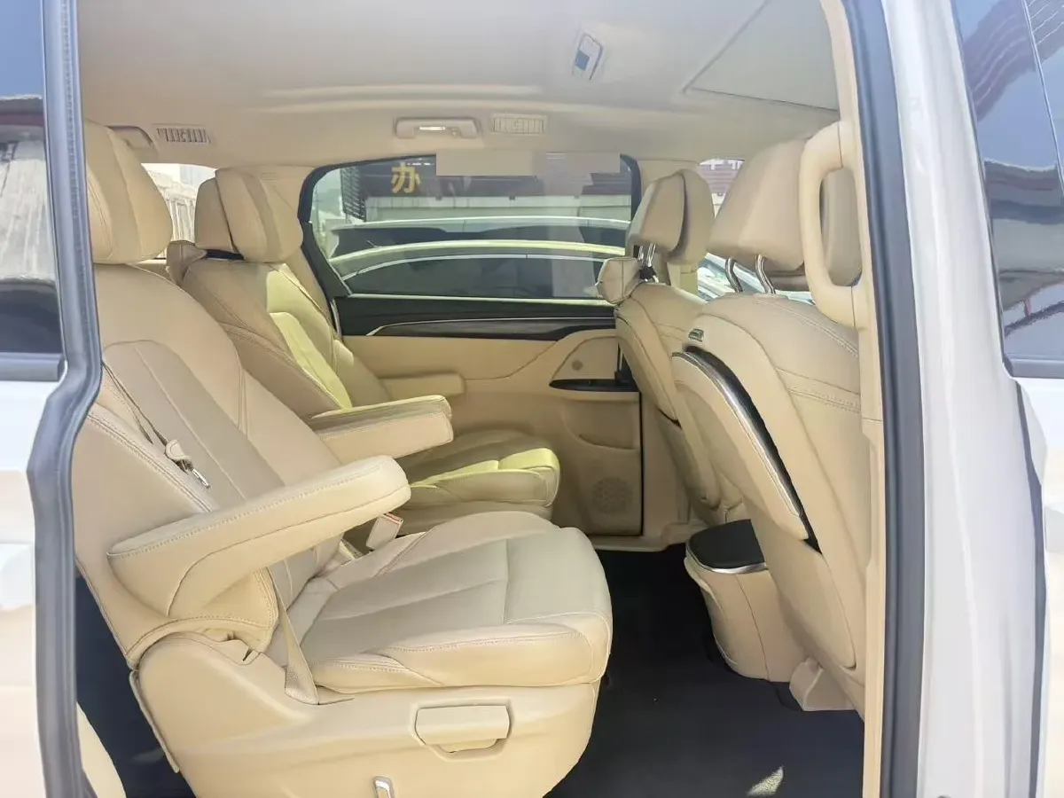 2023 Buick GL8 2.0T 237HP L4 9AT,autocango,china used car exporter,china ev exporter,chinese used car exporter,chinese used ev exporter