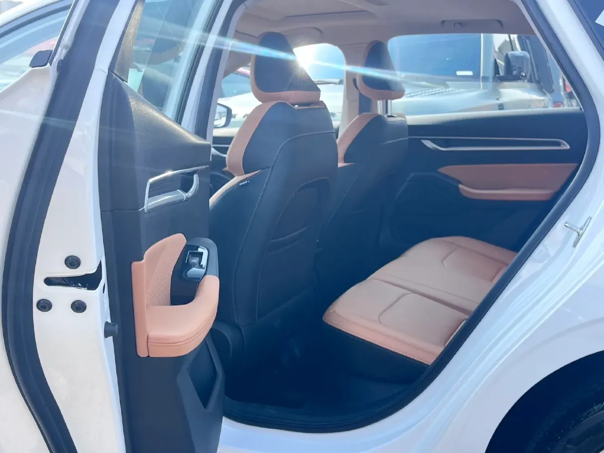 2025 Geely Emgrand 1.5L 127HP L4 CVT,autocango,china used car exporter,china ev exporter,chinese used car exporter,chinese used ev exporter