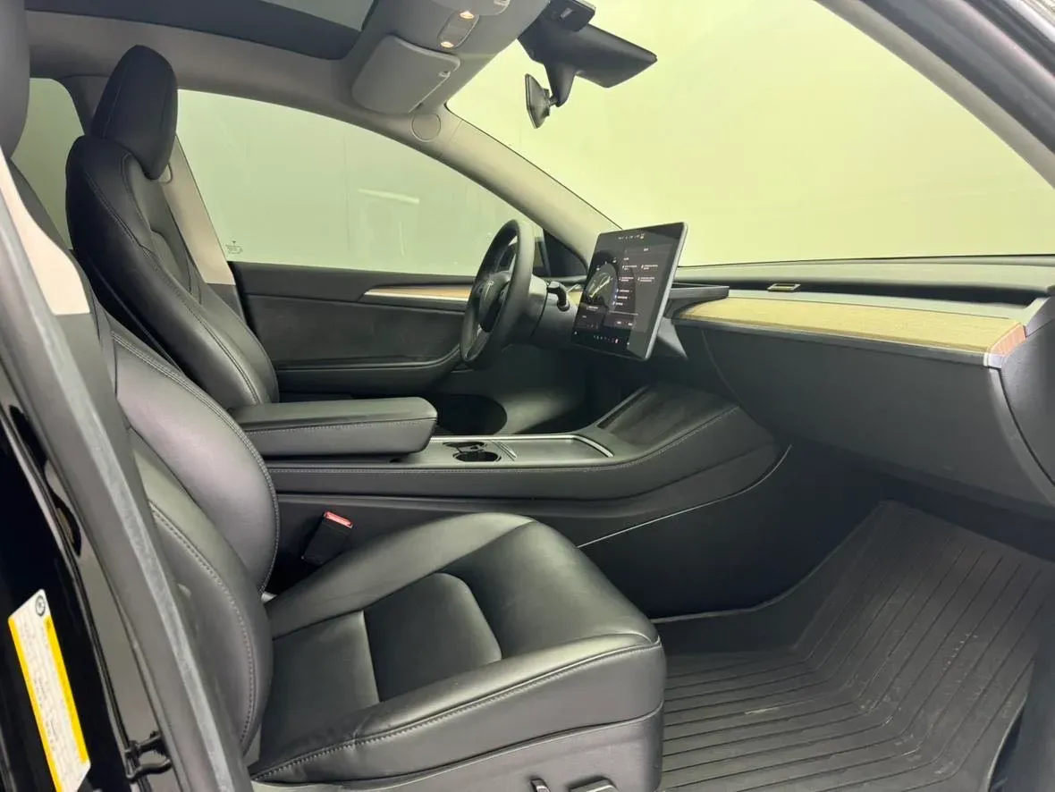 2022 Tesla Model Y BEV 60KWH,autocango,china used car exporter,china ev exporter,chinese used car exporter,chinese used ev exporter