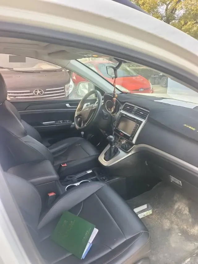 2018 Haval M6 1.5T 150HP L4 7DCT,autocango,china used car exporter,china ev exporter,chinese used car exporter,chinese used ev exporter