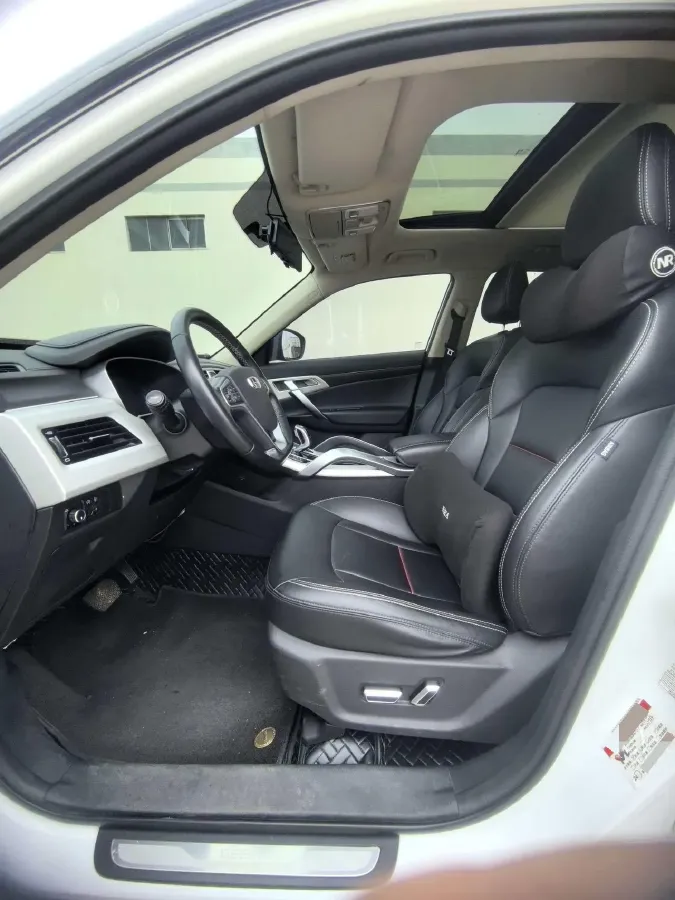 2020 Roewe i6 1.5T 169HP L4 7DCT,autocango,china used car exporter,china ev exporter,chinese used car exporter,chinese used ev exporter