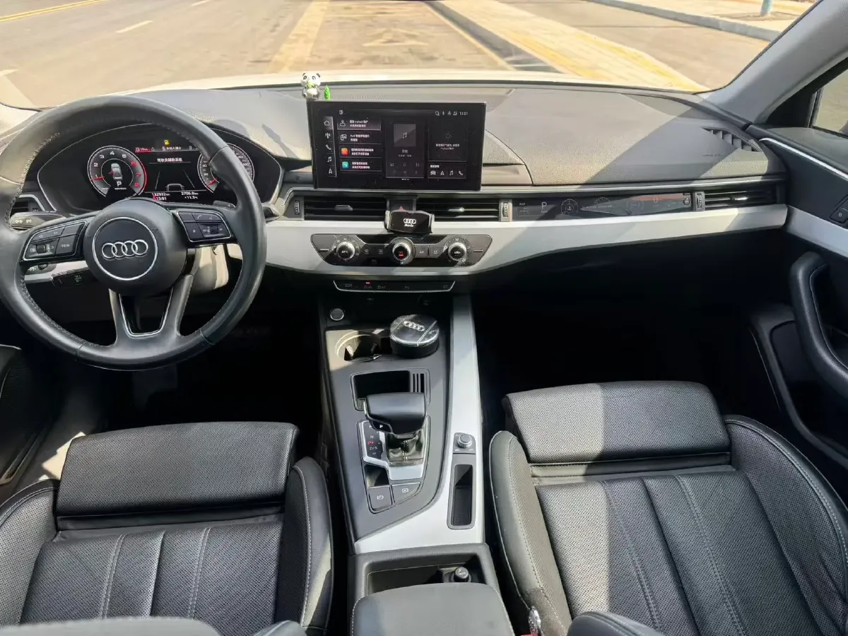 2020 Audi A4L 2.0T 190HP L4 7DCT,autocango,china used car exporter,china ev exporter,chinese used car exporter,chinese used ev exporter