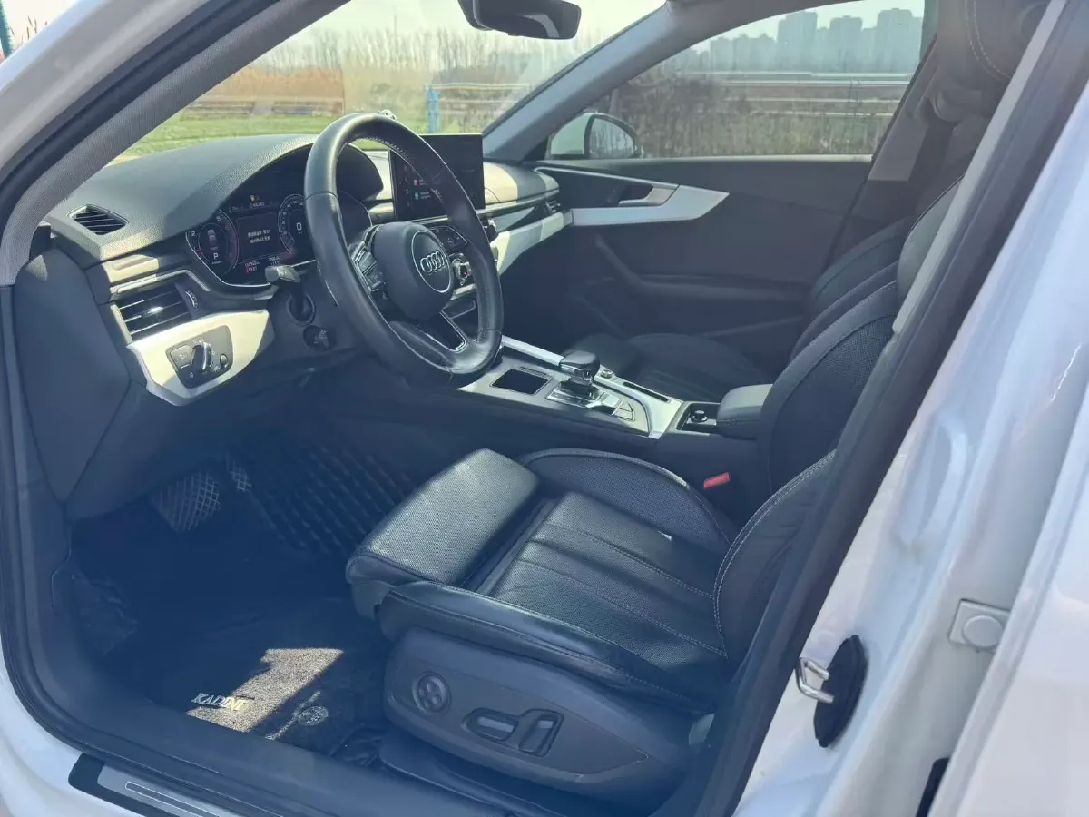 2020 Audi A4L 2.0T 190HP L4 7DCT,autocango,china used car exporter,china ev exporter,chinese used car exporter,chinese used ev exporter