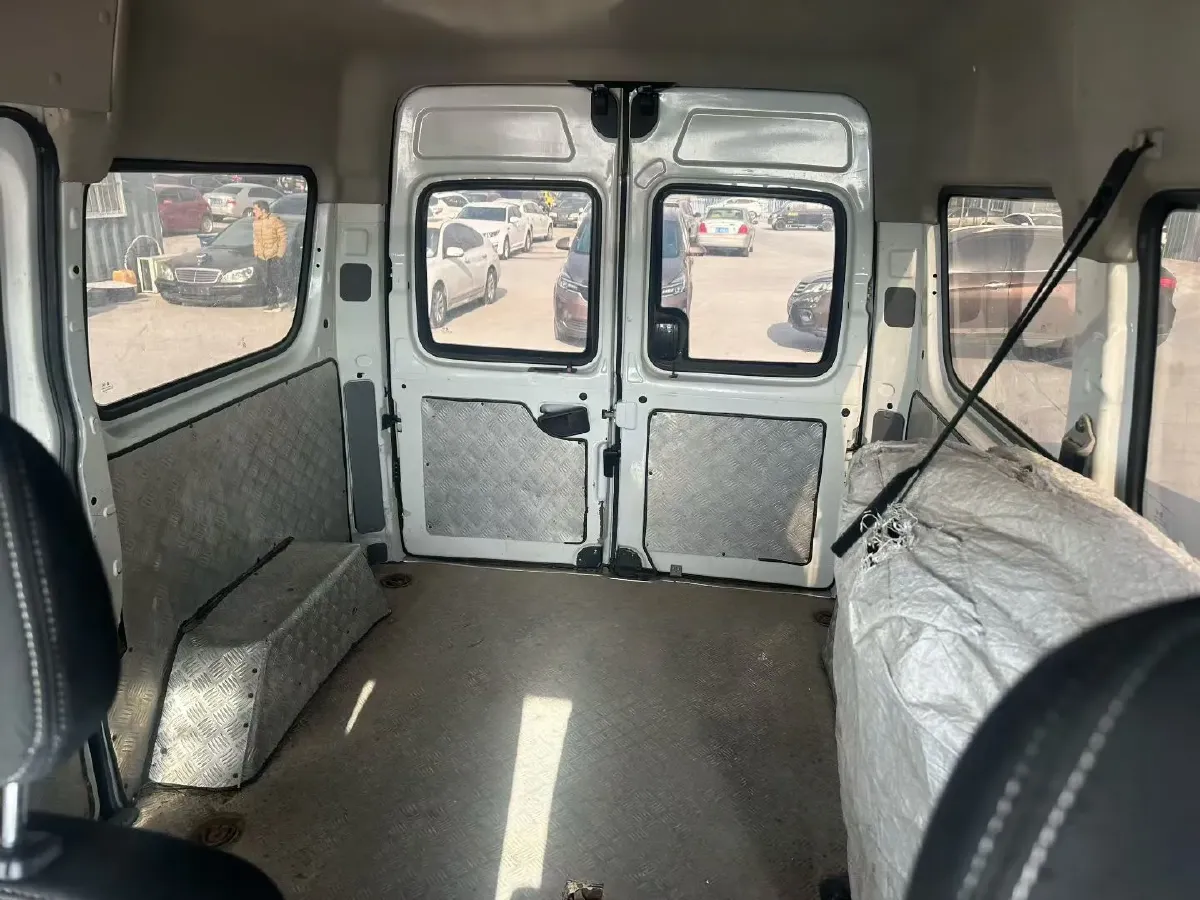 2020 MAXUS XinTu V80 2.5T 136HP L4 6MT,autocango,china used car exporter,china ev exporter,chinese used car exporter,chinese used ev exporter