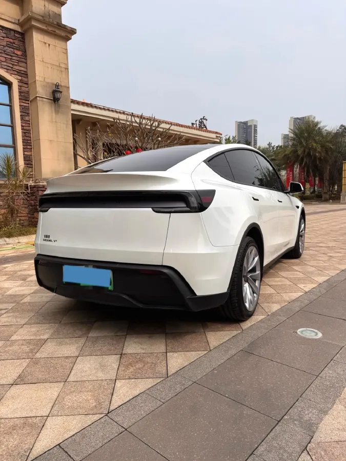 2025 Tesla Model Y BEV,autocango,china used car exporter,china ev exporter,chinese used car exporter,chinese used ev exporter