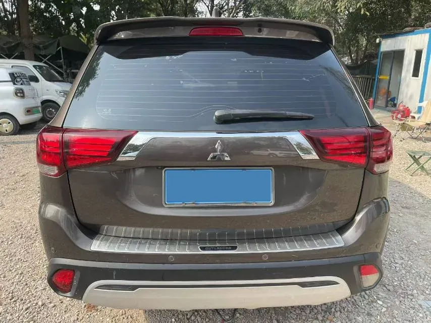 2018 Mitsubishi Outlander 2.4L 192HP L4 CVT,autocango,china used car exporter,china ev exporter,chinese used car exporter,chinese used ev exporter