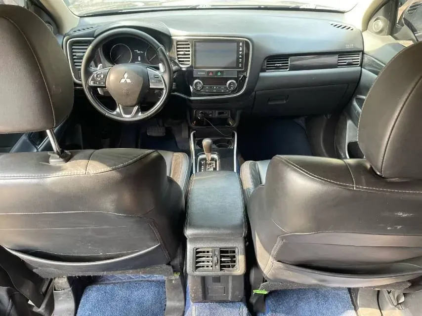 2018 Mitsubishi Outlander 2.4L 192HP L4 CVT,autocango,china used car exporter,china ev exporter,chinese used car exporter,chinese used ev exporter