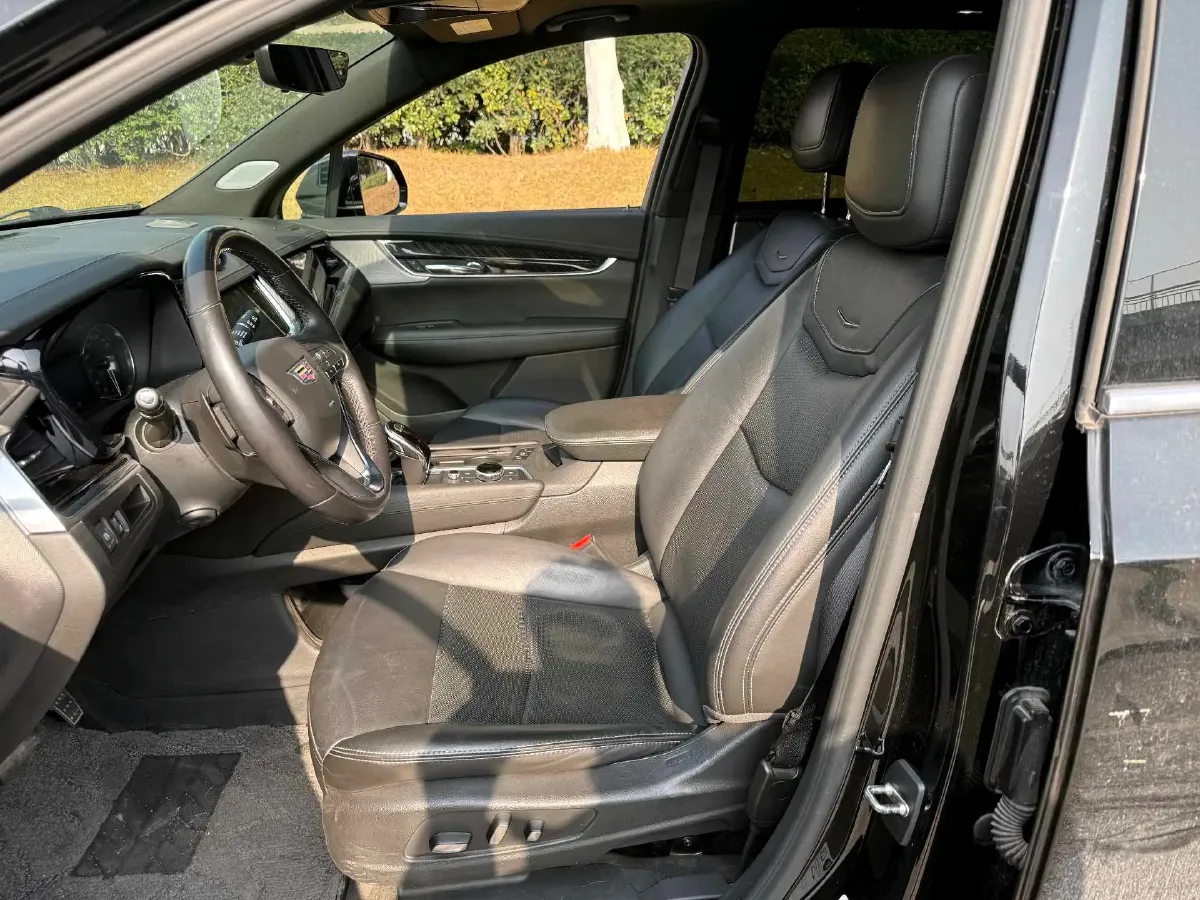 2022 Cadillac XT6 2.0T 237HP L4 9AT,autocango,china used car exporter,china ev exporter,chinese used car exporter,chinese used ev exporter