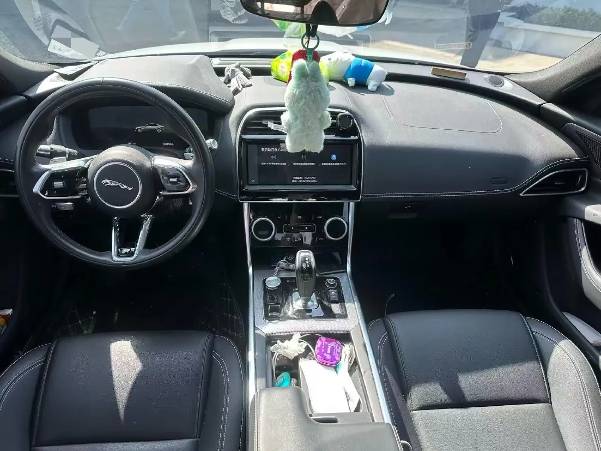 2021 Jaguar XEL 2.0T 250HP L4 8AT,autocango,china used car exporter,china ev exporter,chinese used car exporter,chinese used ev exporter