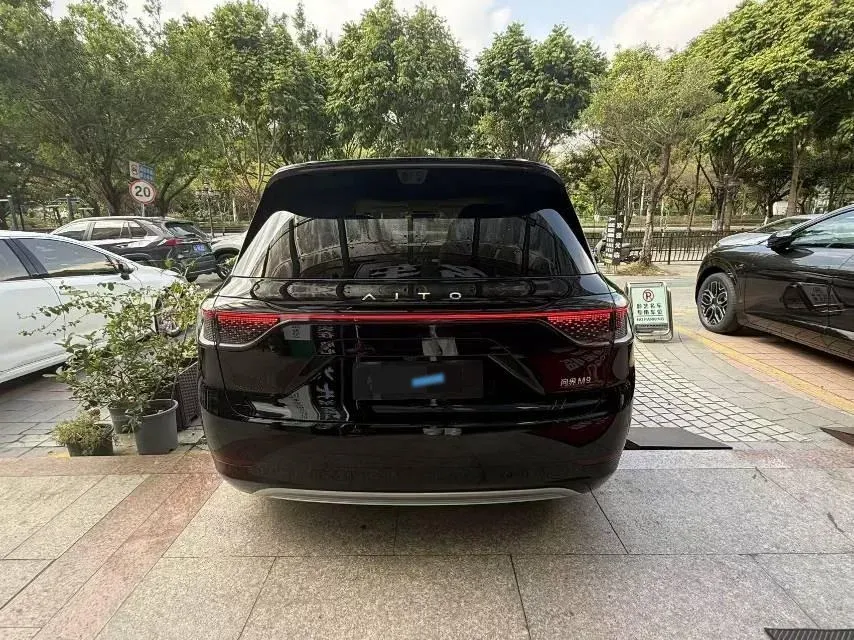 2025 AITO AITO M9 REEV 160HP REEV 52KWH,autocango,china used car exporter,china ev exporter,chinese used car exporter,chinese used ev exporter