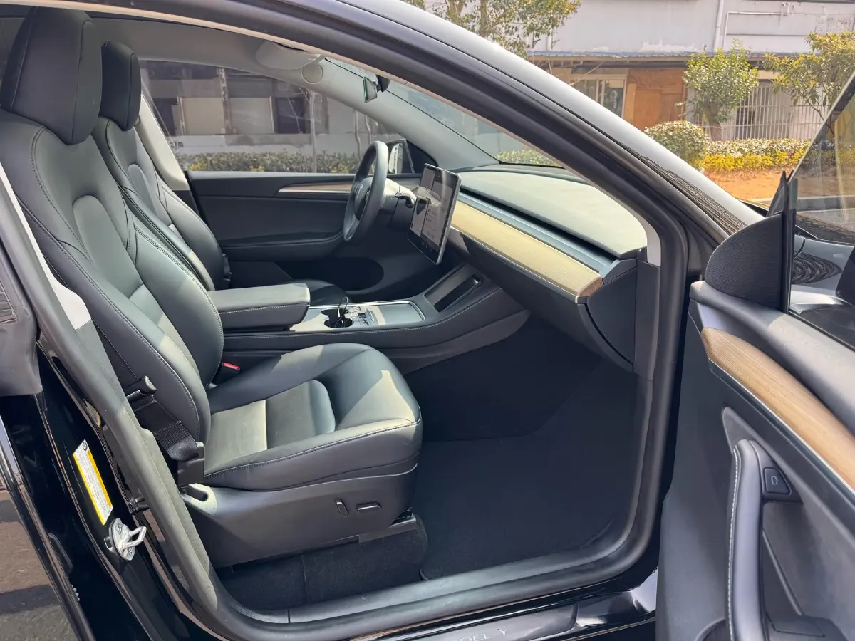 2022 Tesla Model Y BEV 60KWH,autocango,china used car exporter,china ev exporter,chinese used car exporter,chinese used ev exporter