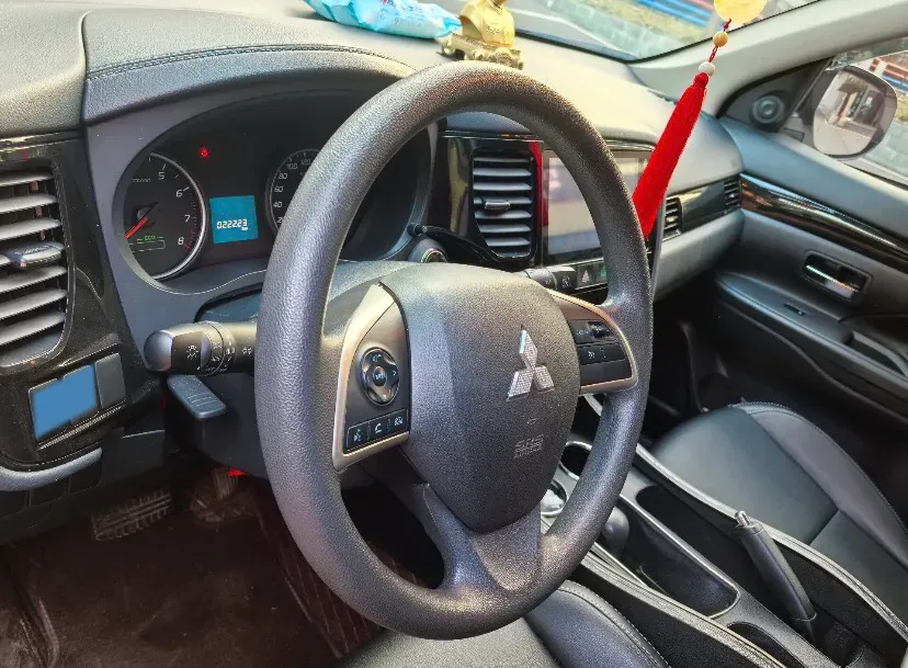 2021 Mitsubishi Outlander 2.0L 166HP L4 CVT,autocango,china used car exporter,china ev exporter,chinese used car exporter,chinese used ev exporter