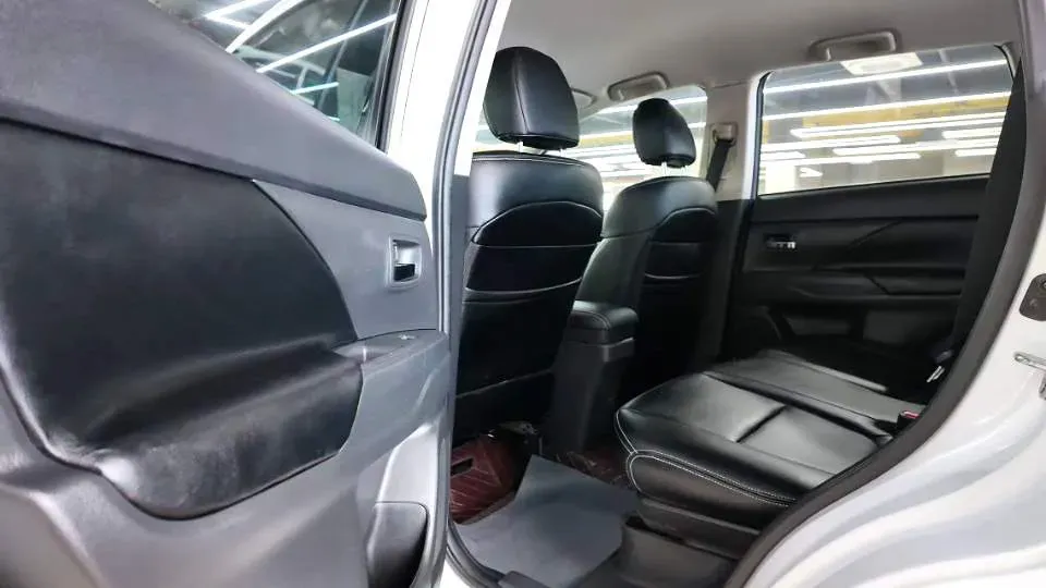 2021 Mitsubishi Outlander 2.0L 166HP L4 CVT,autocango,china used car exporter,china ev exporter,chinese used car exporter,chinese used ev exporter