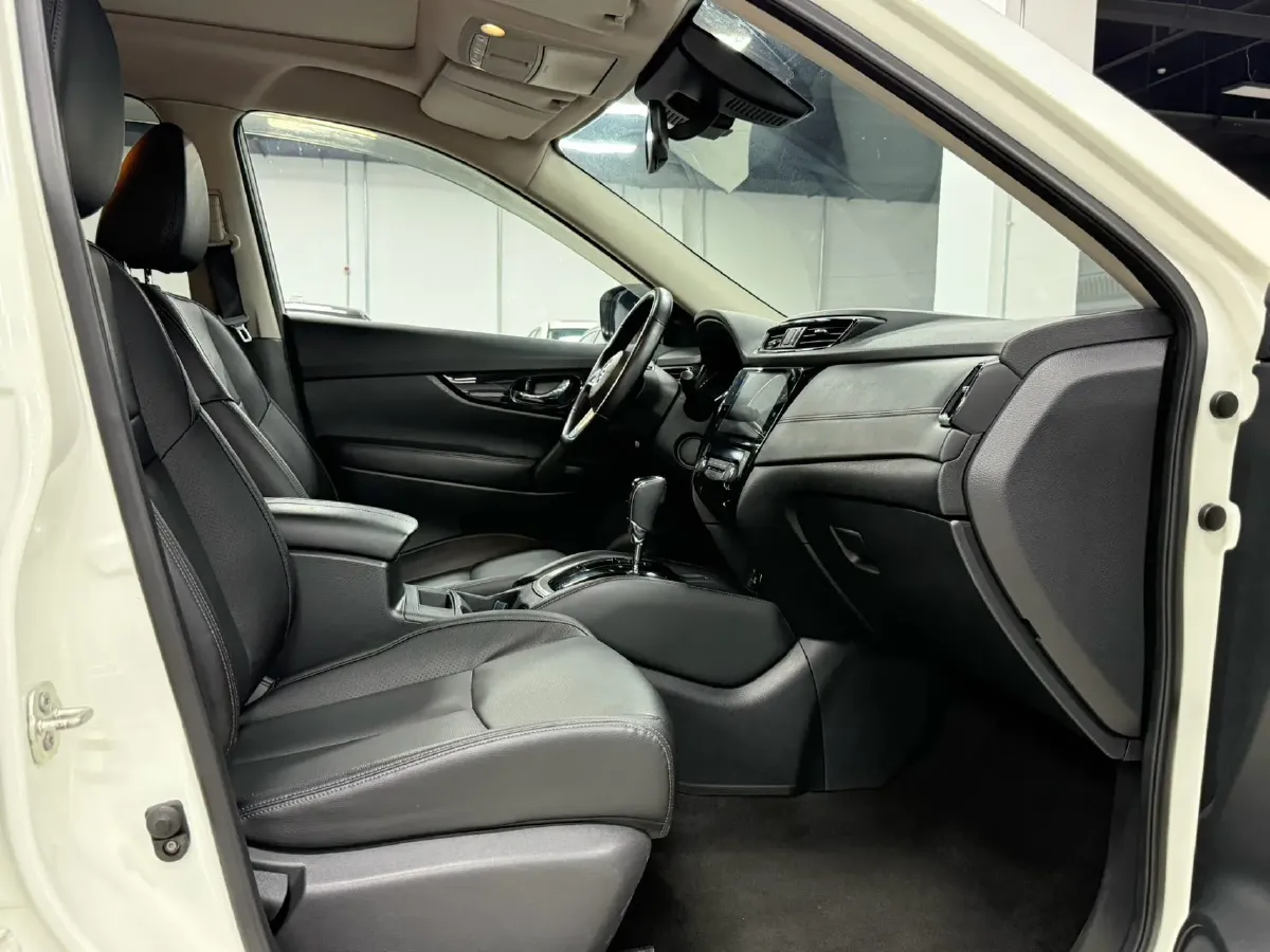 2022 Nissan X-Trail 2.0L 151HP L4 CVT,autocango,china used car exporter,china ev exporter,chinese used car exporter,chinese used ev exporter