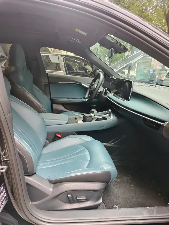 2023 MG 7 2.0T 261HP L4 9AT,autocango,china used car exporter,china ev exporter,chinese used car exporter,chinese used ev exporter