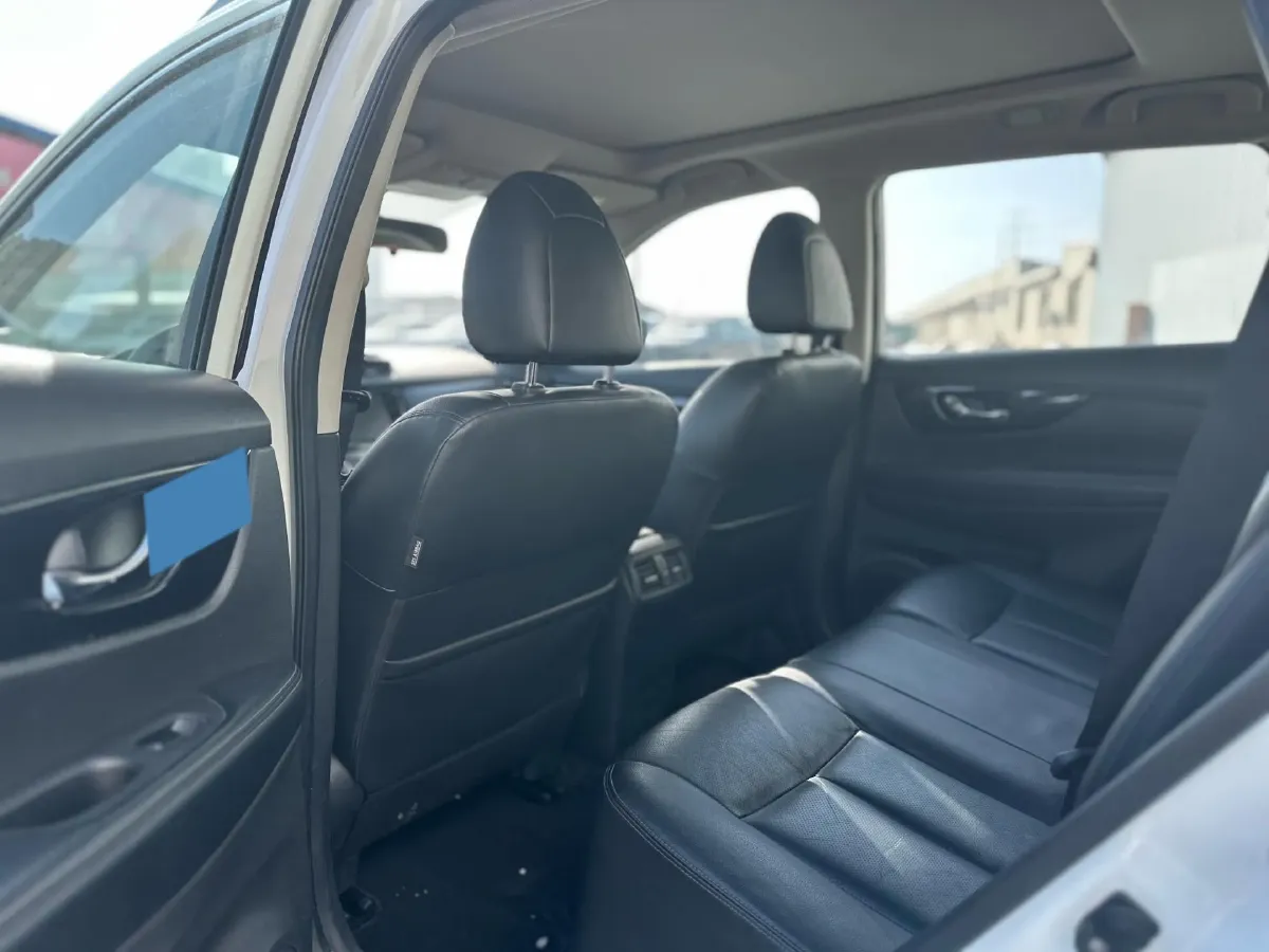 2021 Nissan X-Trail 2.5L 181HP L4 CVT,autocango,china used car exporter,china ev exporter,chinese used car exporter,chinese used ev exporter