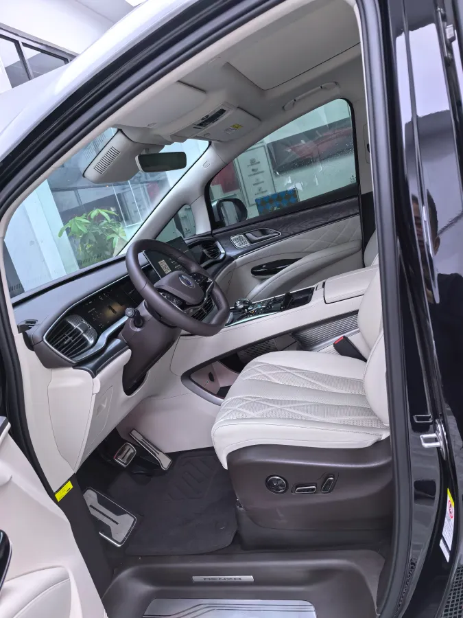 2025 Denza D9 1.5T 139HP L4 E-CVT PHEV,autocango,china used car exporter,china ev exporter,chinese used car exporter,chinese used ev exporter