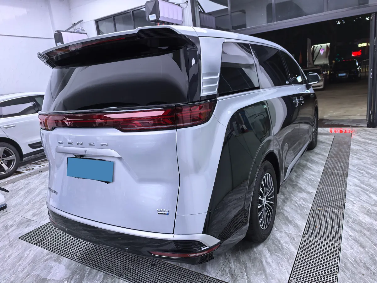 2025 Denza D9 1.5T 139HP L4 E-CVT PHEV,autocango,china used car exporter,china ev exporter,chinese used car exporter,chinese used ev exporter