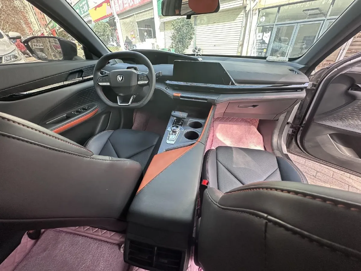 2022 ChangAn UNI-V 1.5T 188HP L4 7DCT,autocango,china used car exporter,china ev exporter,chinese used car exporter,chinese used ev exporter