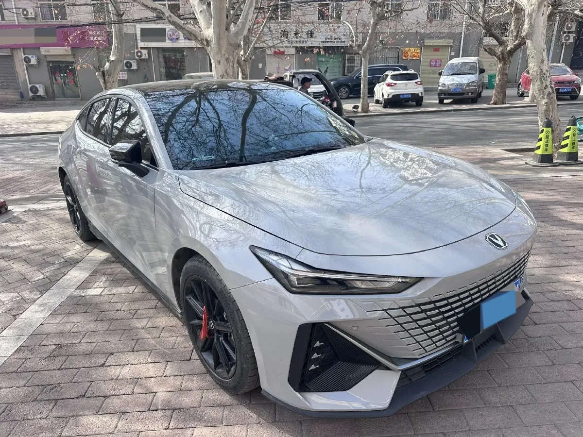 2022 ChangAn UNI-V 1.5T 188HP L4 7DCT,autocango,china used car exporter,china ev exporter,chinese used car exporter,chinese used ev exporter