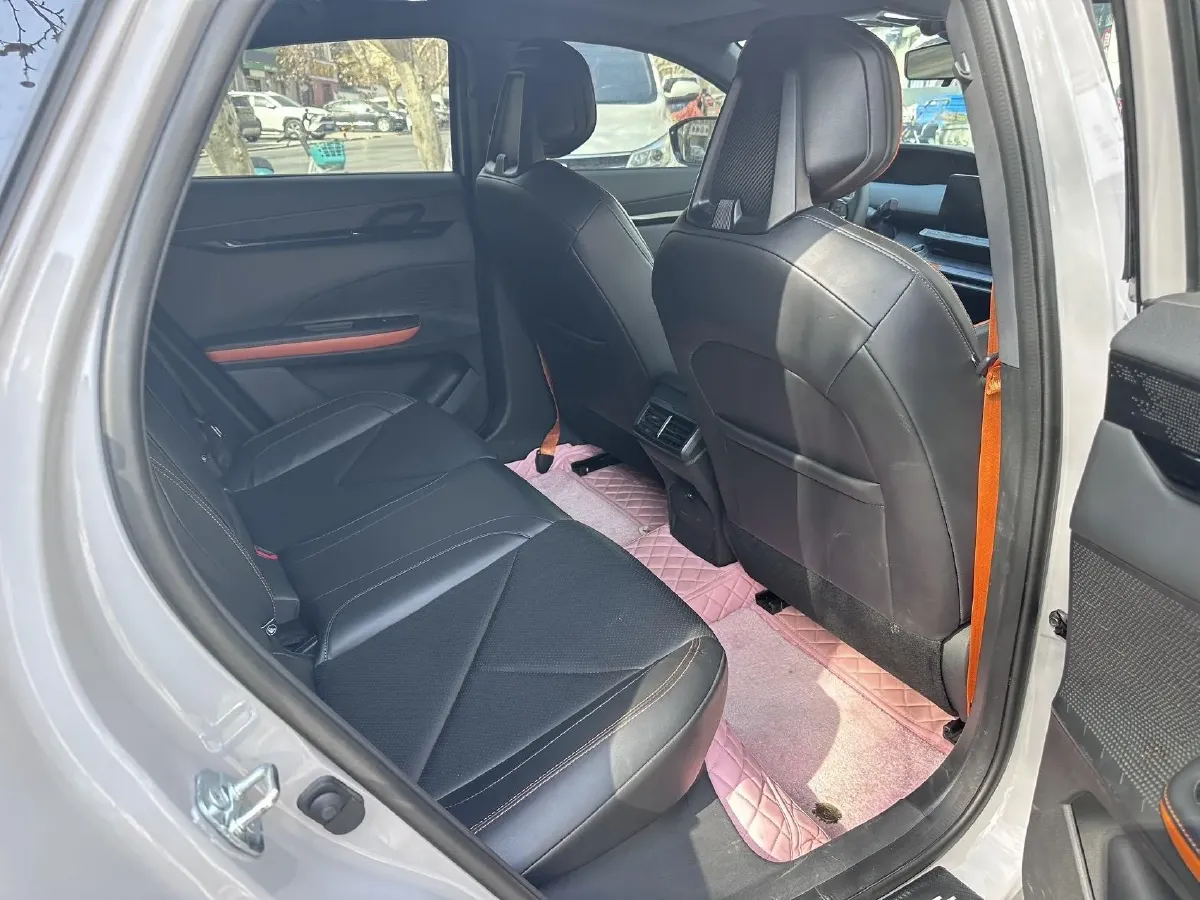 2022 ChangAn UNI-V 1.5T 188HP L4 7DCT,autocango,china used car exporter,china ev exporter,chinese used car exporter,chinese used ev exporter