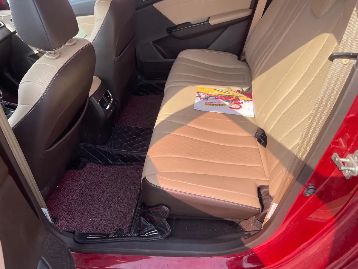 2017 BaoJun 310 1.5L 112HP L4 6MT,autocango,china used car exporter,china ev exporter,chinese used car exporter,chinese used ev exporter