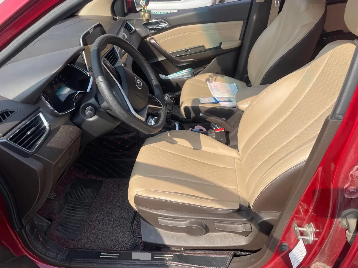 2017 BaoJun 310 1.5L 112HP L4 6MT,autocango,china used car exporter,china ev exporter,chinese used car exporter,chinese used ev exporter