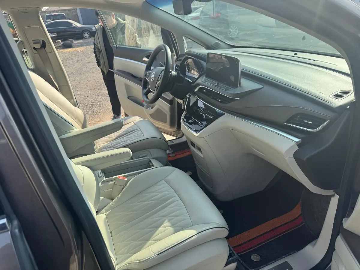 2022 Buick GL8 2.0T 237HP L4 9AT,autocango,china used car exporter,china ev exporter,chinese used car exporter,chinese used ev exporter