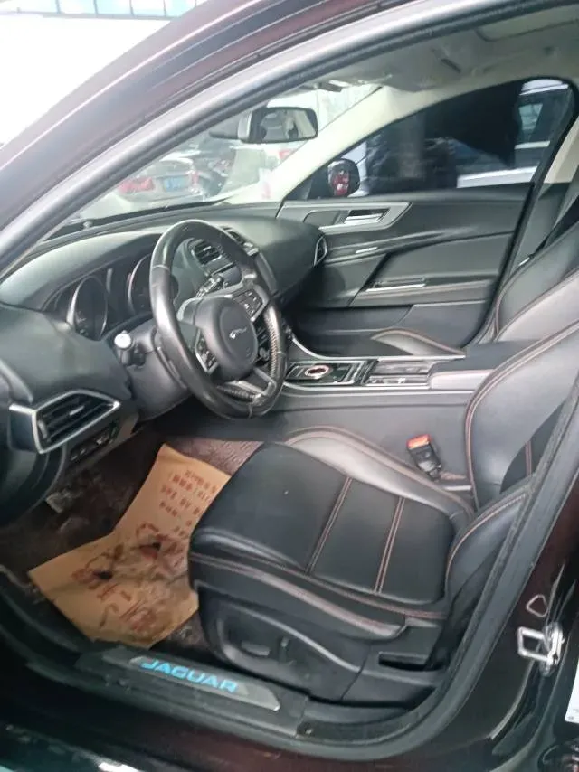 2019 Jeep Cherokee 2.0T 265HP L4 9AT,autocango,china used car exporter,china ev exporter,chinese used car exporter,chinese used ev exporter