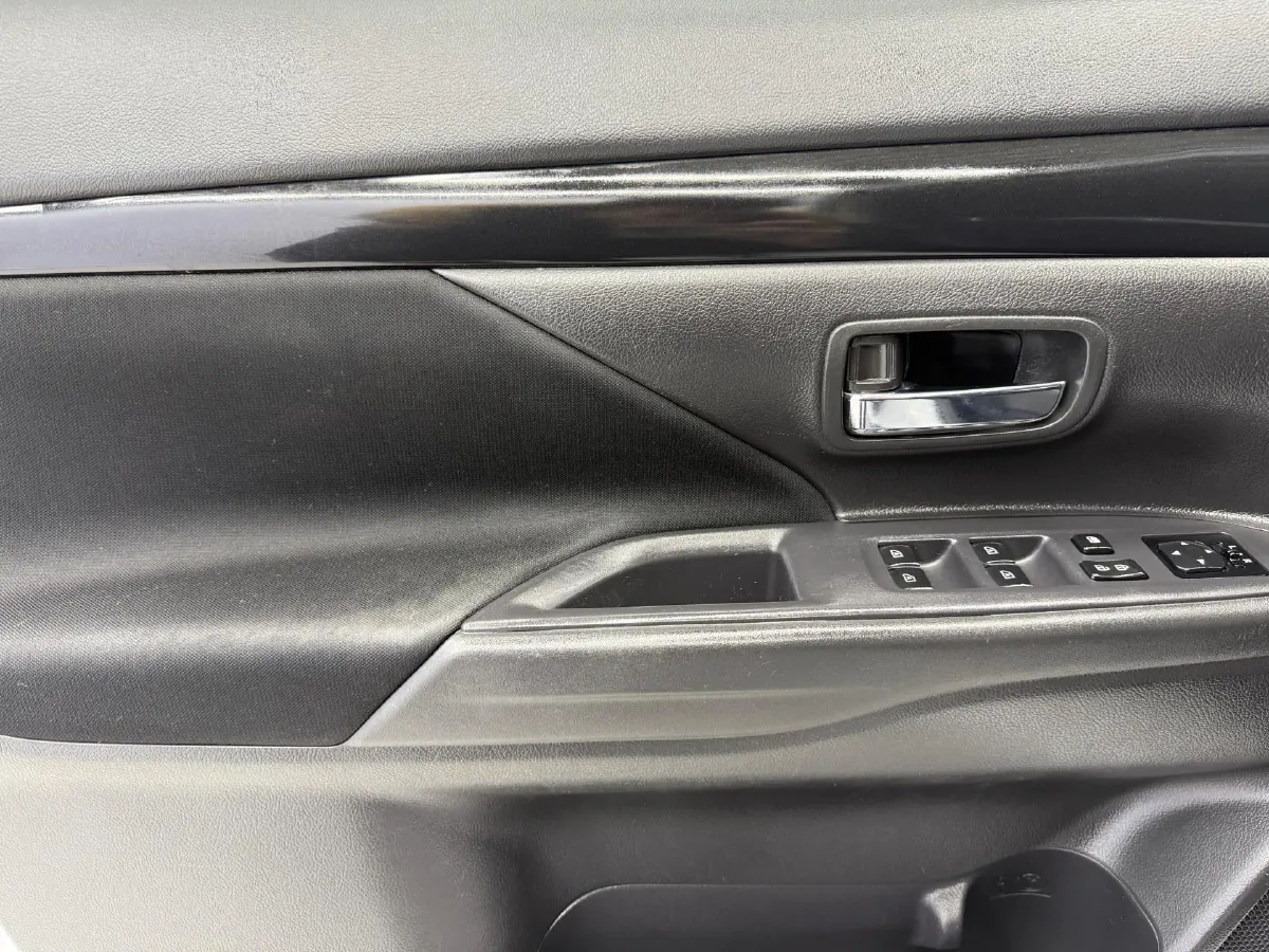 2021 Mitsubishi Outlander 2.0L 166HP L4 CVT,autocango,china used car exporter,china ev exporter,chinese used car exporter,chinese used ev exporter