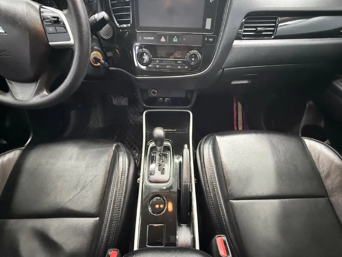 2021 Mitsubishi Outlander 2.0L 166HP L4 CVT,autocango,china used car exporter,china ev exporter,chinese used car exporter,chinese used ev exporter