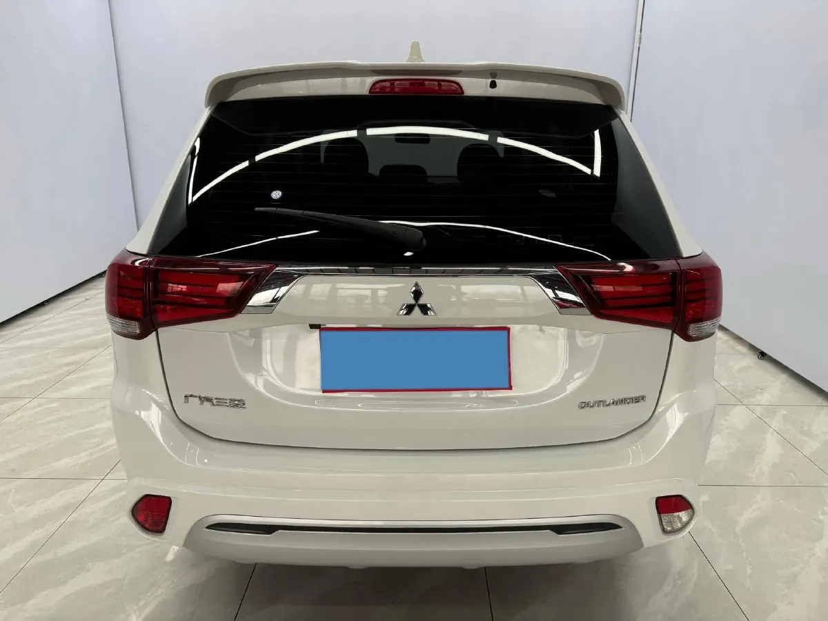 2021 Mitsubishi Outlander 2.0L 166HP L4 CVT,autocango,china used car exporter,china ev exporter,chinese used car exporter,chinese used ev exporter