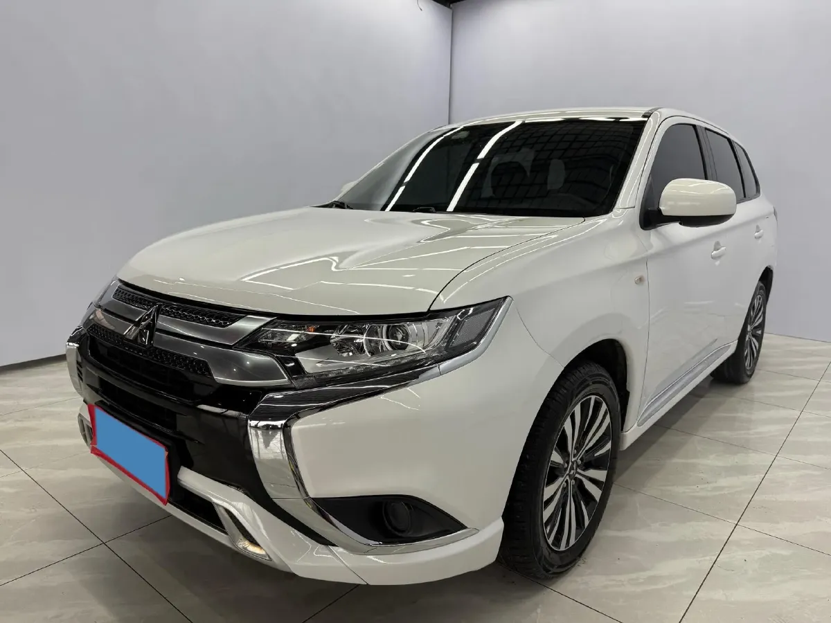 2021 Mitsubishi Outlander 2.0L 166HP L4 CVT,autocango,china used car exporter,china ev exporter,chinese used car exporter,chinese used ev exporter
