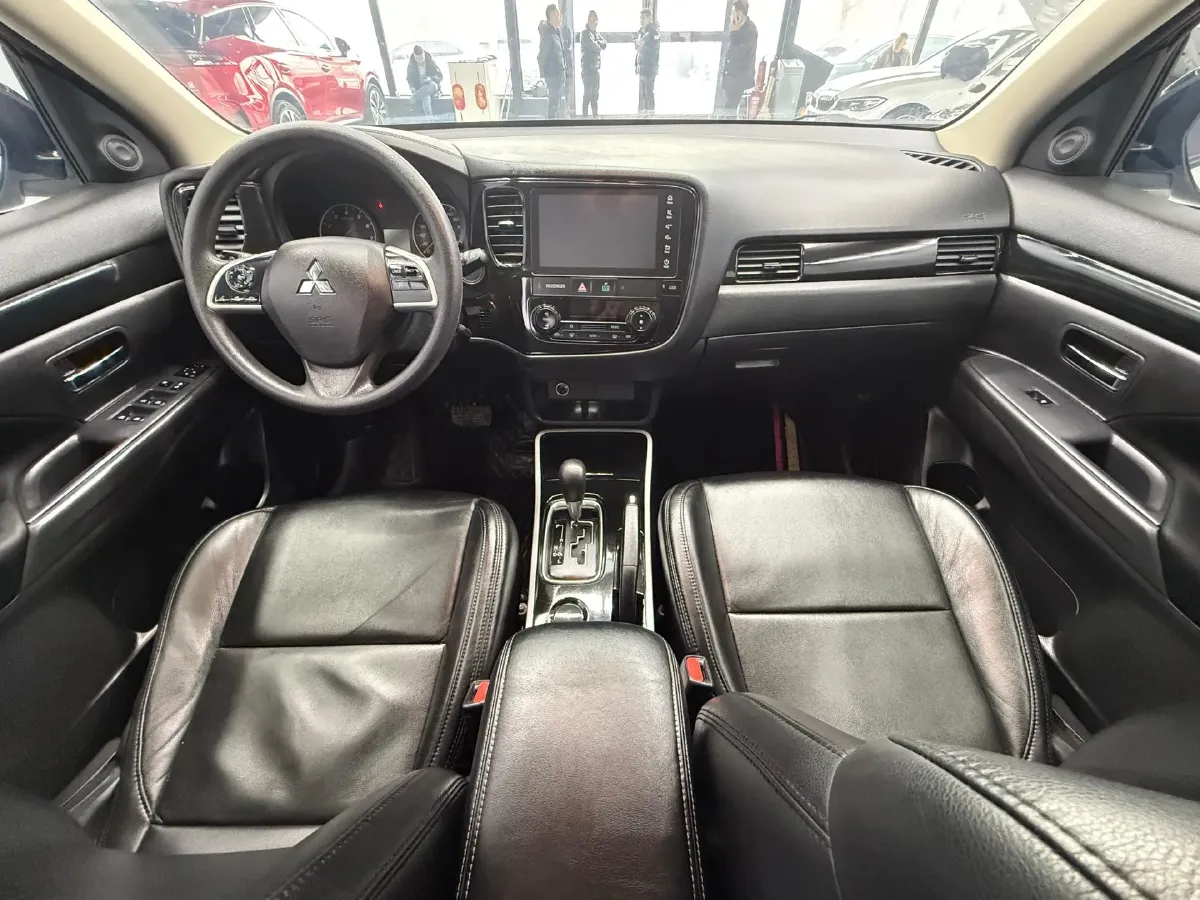 2021 Mitsubishi Outlander 2.0L 166HP L4 CVT,autocango,china used car exporter,china ev exporter,chinese used car exporter,chinese used ev exporter