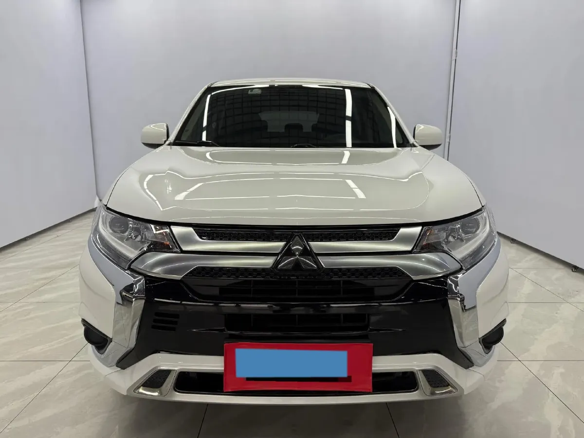 2021 Mitsubishi Outlander 2.0L 166HP L4 CVT,autocango,china used car exporter,china ev exporter,chinese used car exporter,chinese used ev exporter