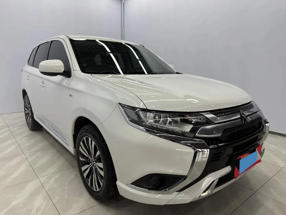 2021 Mitsubishi Outlander 2.0L 166HP L4 CVT,autocango,china used car exporter,china ev exporter,chinese used car exporter,chinese used ev exporter