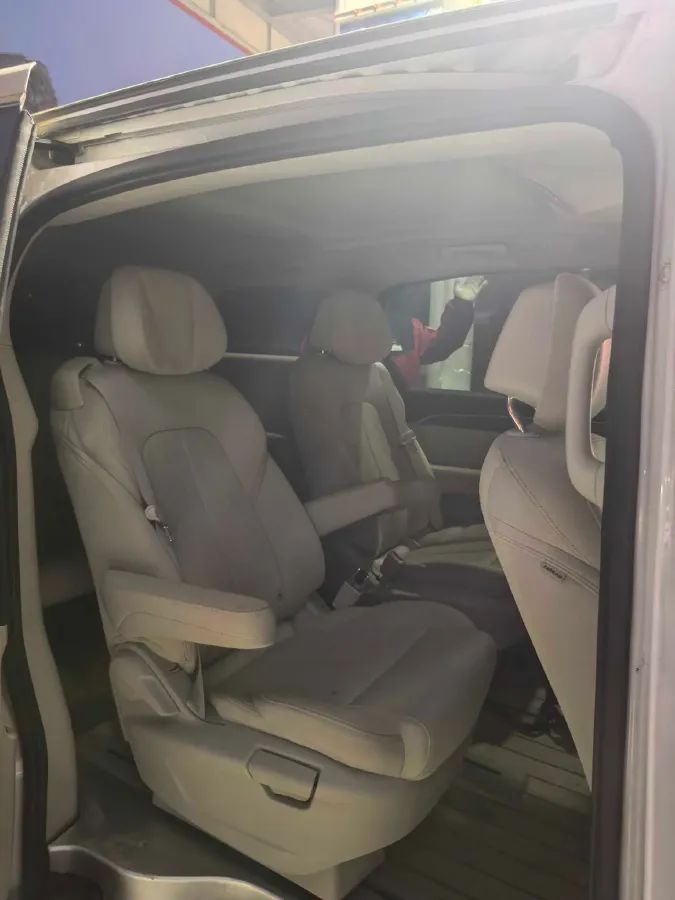 2022 Buick GL8 2.0T 237HP L4 9AT,autocango,china used car exporter,china ev exporter,chinese used car exporter,chinese used ev exporter