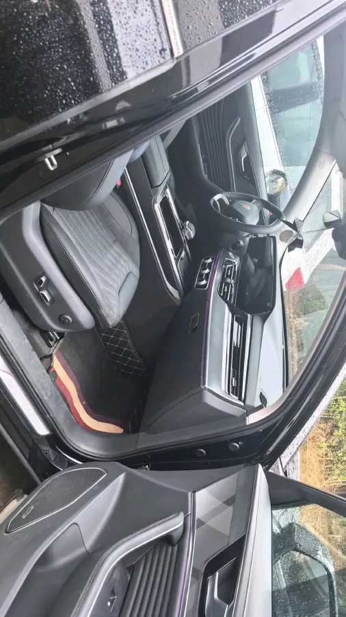 2023 HongQi HS5 2.0T 252HP L4 8AT,autocango,china used car exporter,china ev exporter,chinese used car exporter,chinese used ev exporter