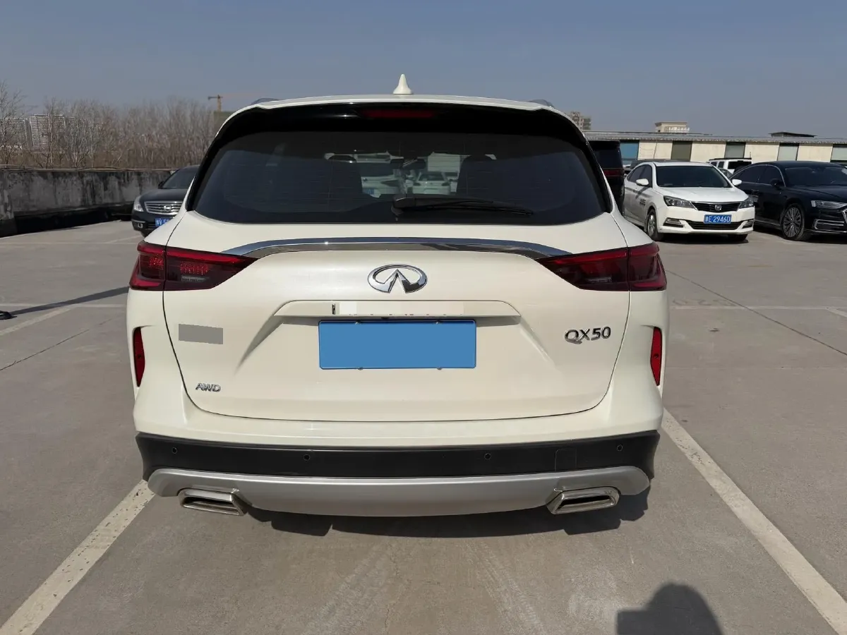 2022 Infiniti QX50 2.0T 261HP L4 CVT,autocango,china used car exporter,china ev exporter,chinese used car exporter,chinese used ev exporter