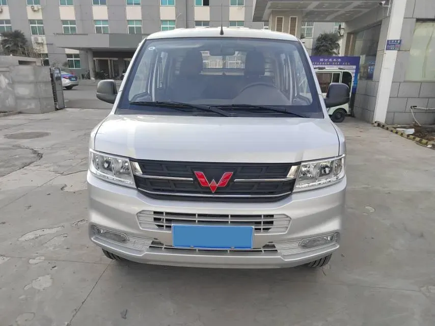 2023 WuLing RongGuang New Truck 2.0L 136HP L4 5MT,autocango,china used car exporter,china ev exporter,chinese used car exporter,chinese used ev exporter
