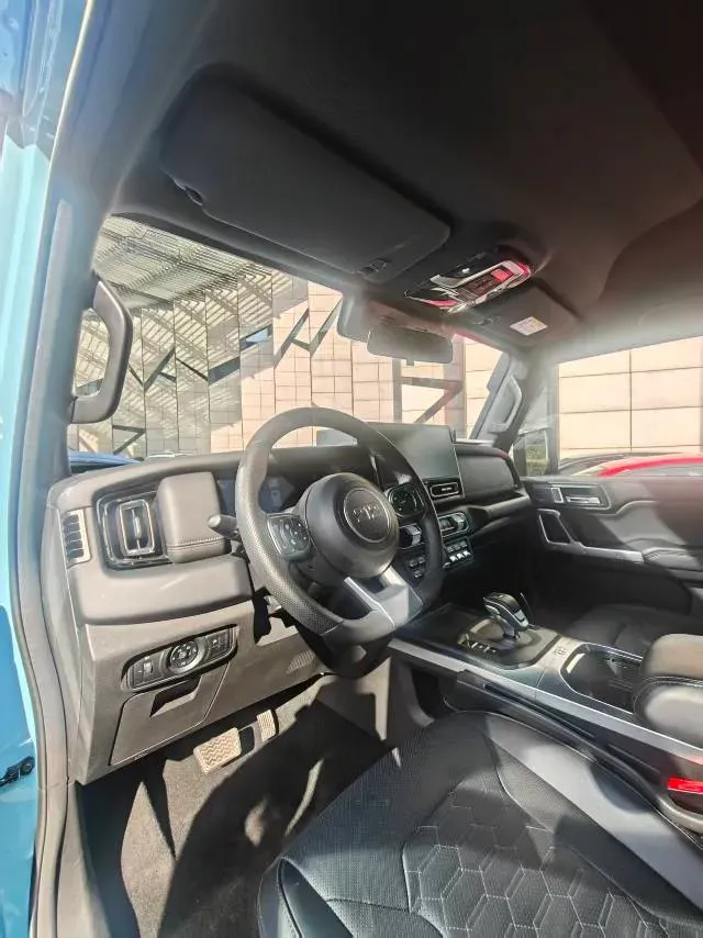 2025 212 212 T01 2.0T 252HP L4 8AT,autocango,china used car exporter,china ev exporter,chinese used car exporter,chinese used ev exporter