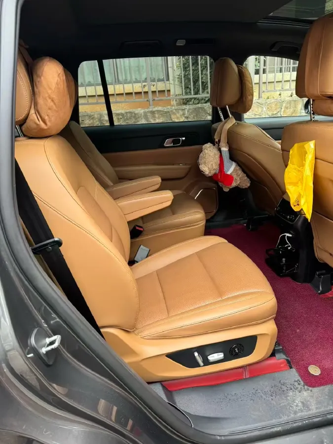 2021 Li ONE Range Extended 131HP REEV 40.5KWH,autocango,china used car exporter,china ev exporter,chinese used car exporter,chinese used ev exporter