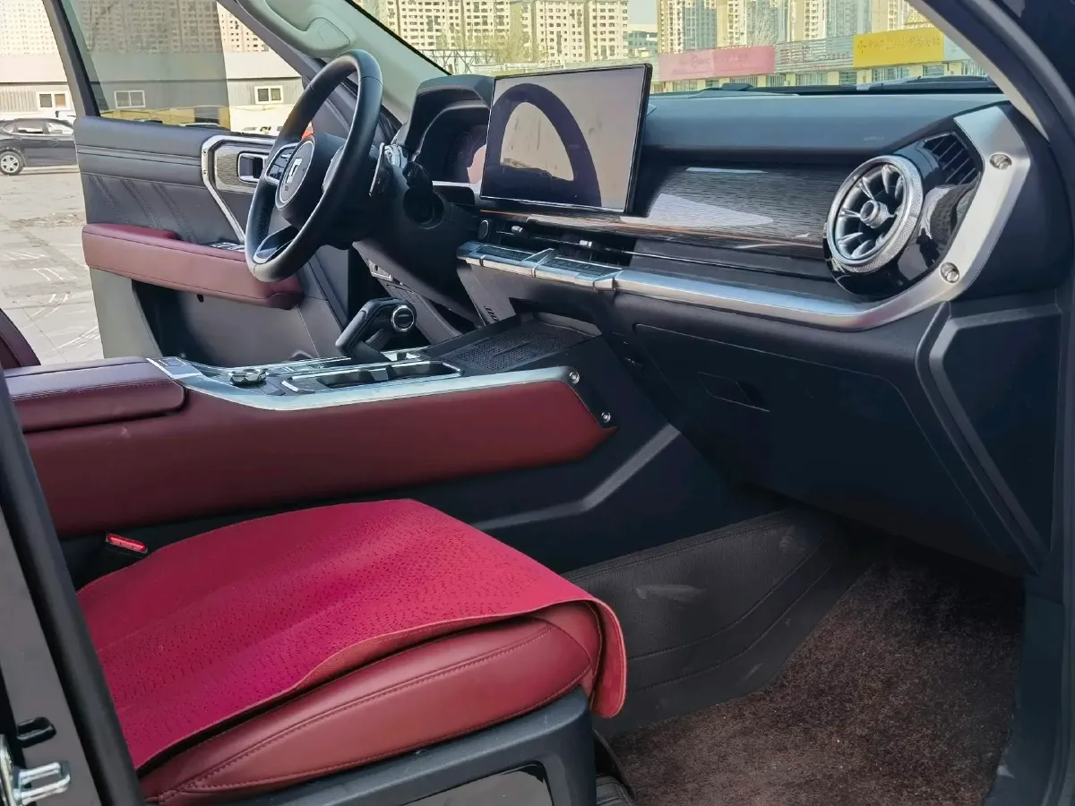 2024 Tank 400 2.0T 252HP L4 9AT PHEV 36.7/37.1KWH,autocango,china used car exporter,china ev exporter,chinese used car exporter,chinese used ev exporter