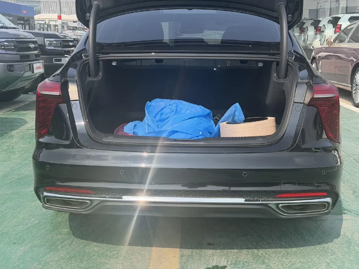 2023 HongQi H5 2.0T 224HP L4 8AT,autocango,china used car exporter,china ev exporter,chinese used car exporter,chinese used ev exporter