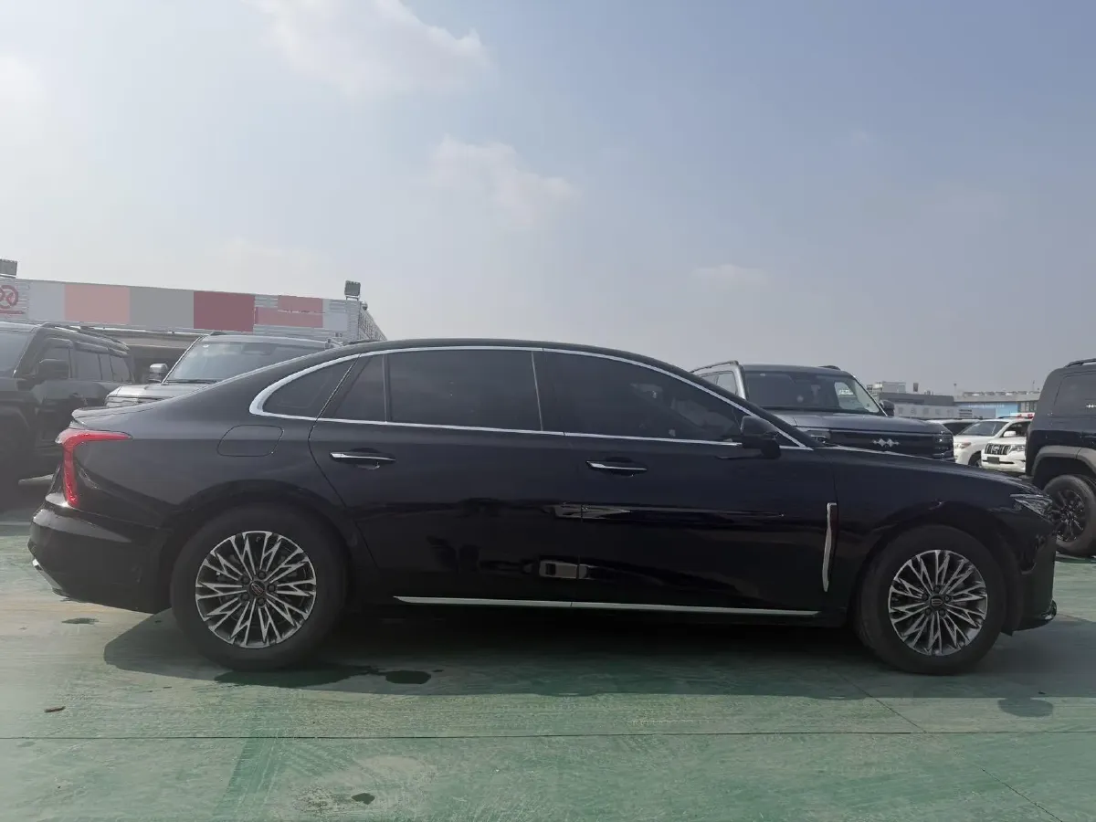 2023 HongQi H5 2.0T 224HP L4 8AT,autocango,china used car exporter,china ev exporter,chinese used car exporter,chinese used ev exporter