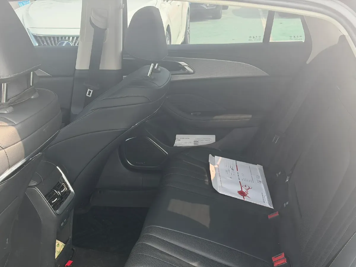 2023 HongQi H5 2.0T 224HP L4 8AT,autocango,china used car exporter,china ev exporter,chinese used car exporter,chinese used ev exporter