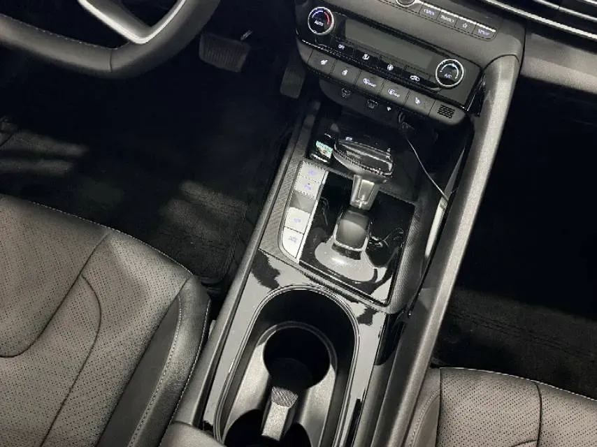 2023 Hyundai Elantra 1.5L 115HP L4 CVT,autocango,china used car exporter,china ev exporter,chinese used car exporter,chinese used ev exporter