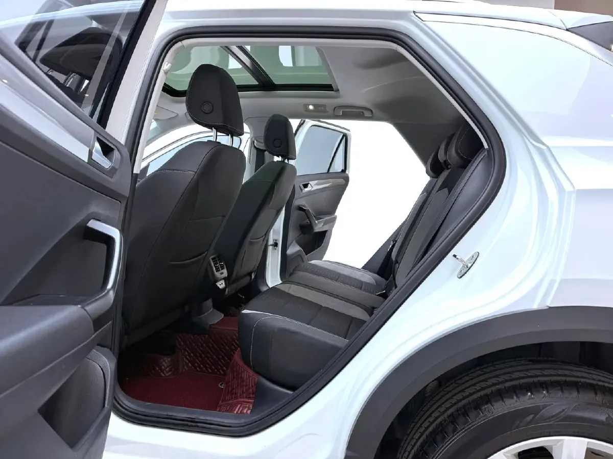 2021 Volkswagen T-Roc 1.4T 150HP L4 7DCT,autocango,china used car exporter,china ev exporter,chinese used car exporter,chinese used ev exporter